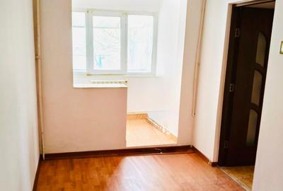 Apartament cu 4 camere semidecomandat în Micro 39 - 1