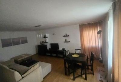 Casă cu 3 camere în Odăi