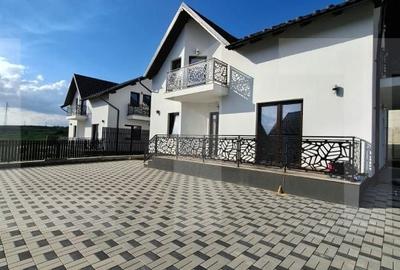 Casă cu 4 camere în Manolești - 2