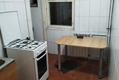 Garsonieră decomandată în Uverturii - 1