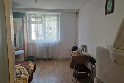 Garsonieră semidecomandată în Mărăței