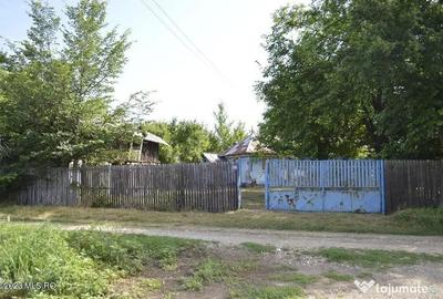 Teren de 4700 mp, în Suseni - 2