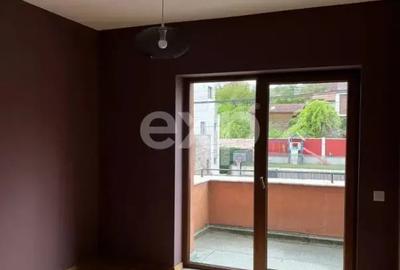 Casă cu 5 camere cu Teren 600 Mp în Andrei Mureșanu