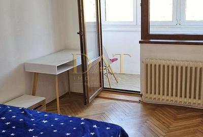 Apartament cu 3 camere semidecomandat în Grigorescu