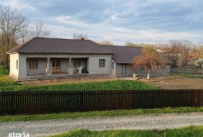 Casă cu 4 camere semidecomandat cu Teren 158 Mp în Central - 2