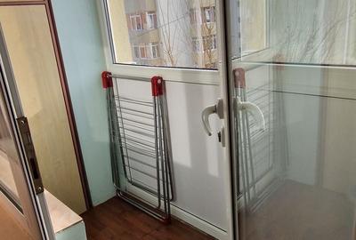 Garsonieră decomandată în Sud