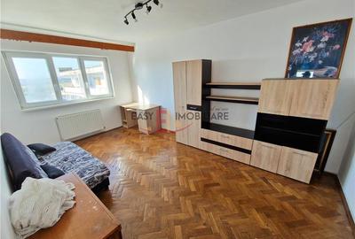 Apartament cu 3 camere decomandat în Cornișa