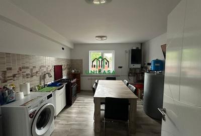 Casă individuală cu 8 camere cu Teren 2000 Mp în Români - 6