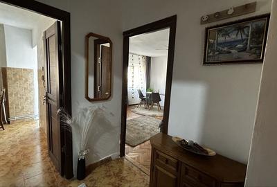Garsonieră decomandată în Central
