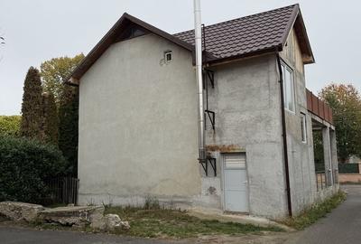 Casă cu 4 camere în Șuncuiuș