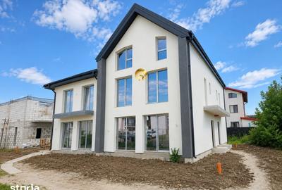 Casă cu 4 camere cu Teren 100 Mp în Central