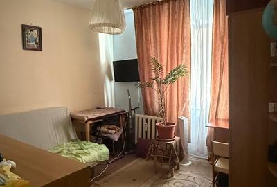 Apartament cu 3 camere decomandat în Berceni