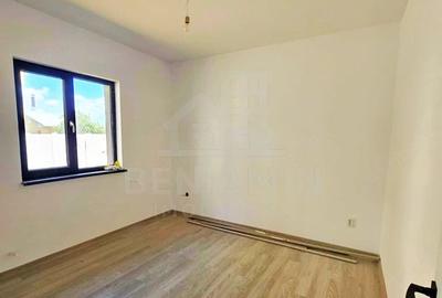Casă cu 3 camere cu Teren 322 Mp în Ișalnița