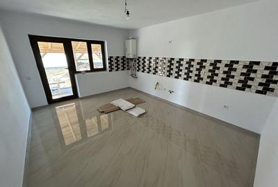 Casă cu 4 camere cu Canalizare în Geamăna - 1