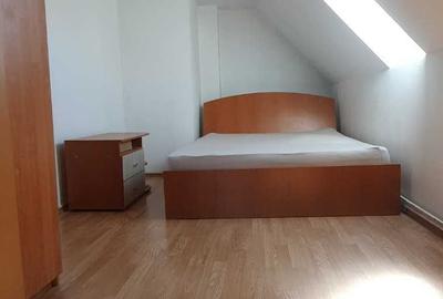Apartament cu 3 camere semidecomandat în Central - 4
