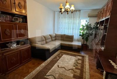 Apartament cu 2 camere decomandat, mobilat în Micro 8