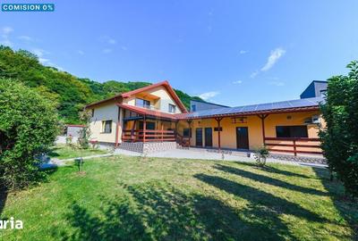 Casă cu 7 camere cu Teren 700 Mp în Florești