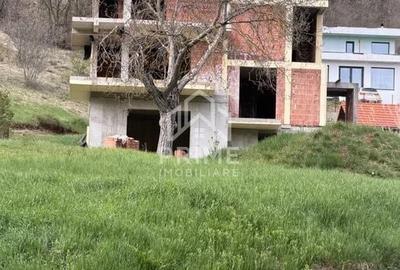 Casă cu 6 camere cu Teren 1433 Mp în Cetate