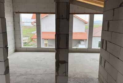 Casă cu 4 camere în Central - 1