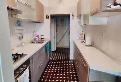 Casă cu 10 camere cu Teren 409 Mp în Industriilor - 12