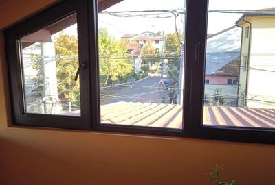 Casă cu 5 camere cu Teren 240 Mp în Bucureștii Noi