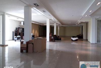 Spațiu comercial, de 90 mp, în Central