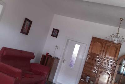 Casă cu 4 camere cu Teren 2000 Mp în Buteni