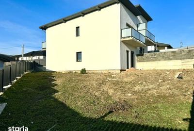 Casă cu 3 camere cu Teren 300 Mp în Valea Lupului