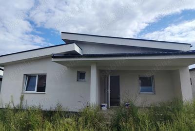 Casă cu 3 camere cu Teren 400 Mp în Oșorhei