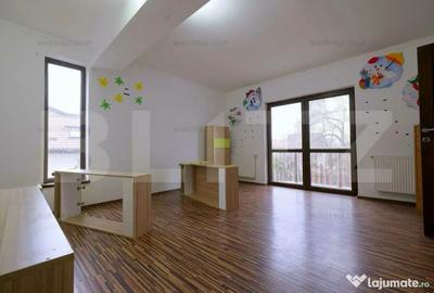 Casă cu 7 camere cu Teren 571 Mp în Central - 11