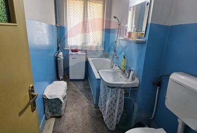Apartament cu 2 camere decomandat în Cornișa - 1
