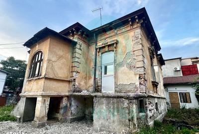 Casă cu 4 camere în Central