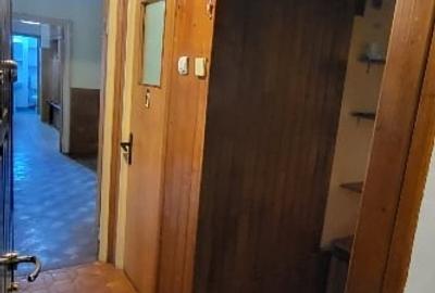 Apartament cu 4 camere semidecomandat în Gorjului