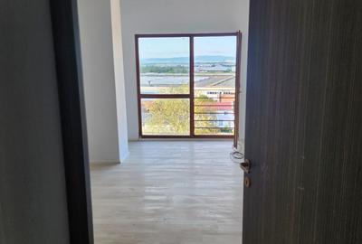 Apartament cu 2 camere decomandat în Central - 1