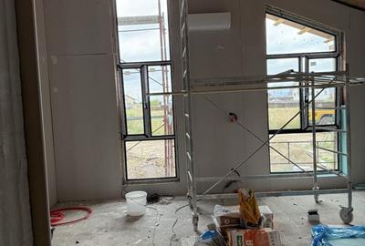 Casă cu 3 camere în Central