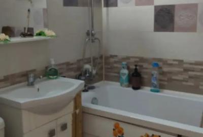 Apartament cu 2 camere decomandat, mobilat în Poarta 6