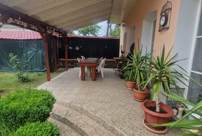 Casă individuală cu 6 camere cu Piscina în Central - 2