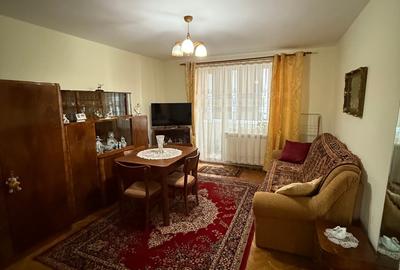 Apartament cu 2 camere decomandat în Calea București