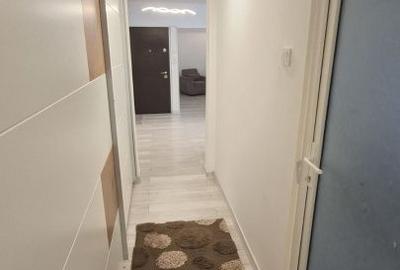 Apartament cu 3 camere, mobilat în Eremia