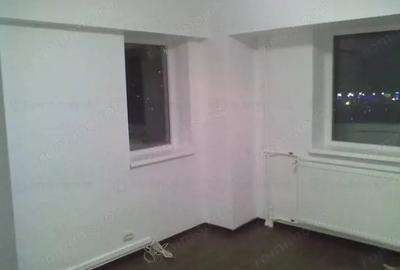 Apartament cu 5 camere decomandat în Decebal