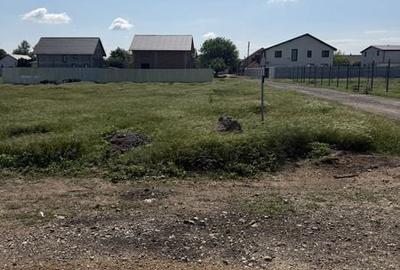 Teren de 305 mp, în Chercea - 3