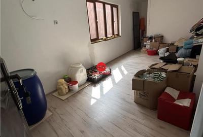 Casă cu 4 camere cu Teren 555 Mp în Eforie