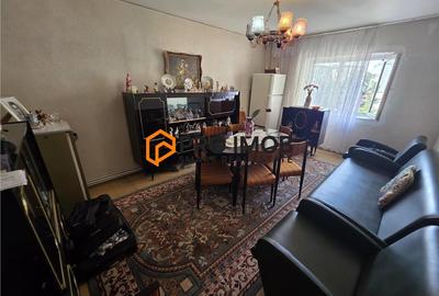 Apartament cu 4 camere decomandat în Central