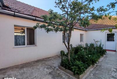Casă cu 5 camere cu Teren 363 Mp în Central - 1
