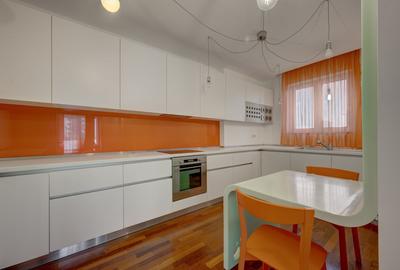 Apartament cu 4 camere decomandat în P-ța Victoriei - 8