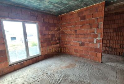 Duplex cu 4 camere cu Teren 290 Mp în Giroc - 1