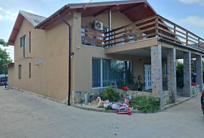 Casă cu 4 camere în Periș