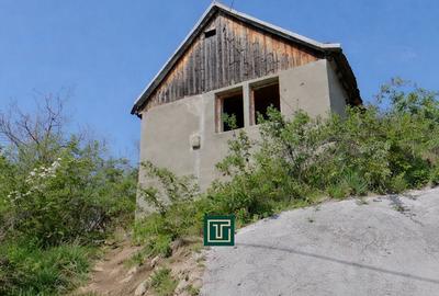 Casă individuală cu 2 camere cu Teren 874 Mp în Covăsinț