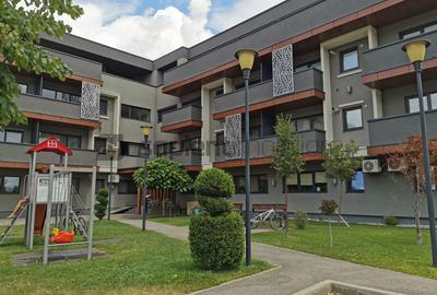 Apartament cu 3 camere decomandat, mobilat în Nufărul