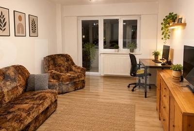Apartament cu 3 camere decomandat, mobilat în Central